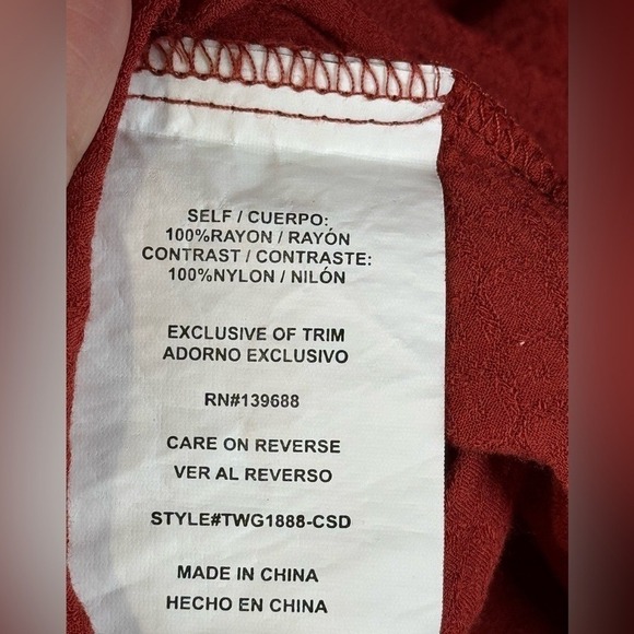 Taylor & Sage shirt with floral prints and lace and crochet Red Sz S‎ - Picture 3 of 11